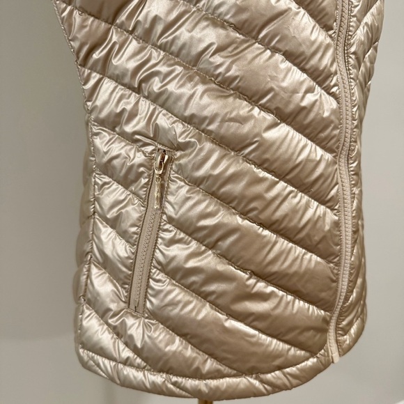NWOT J.McLaughlin Metallic Gold Goose Down Lumi Vest Size Small - Picture 14 of 16